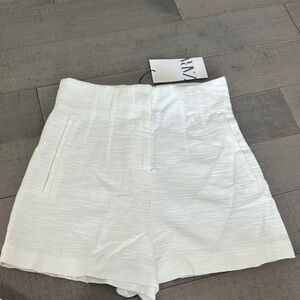 Zara Women's High Waist Cream Shorts